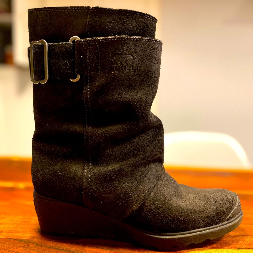 Sorel Toronto suede wedge boots. Black. 7.5